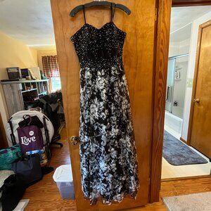 Blondie Nites prom dress